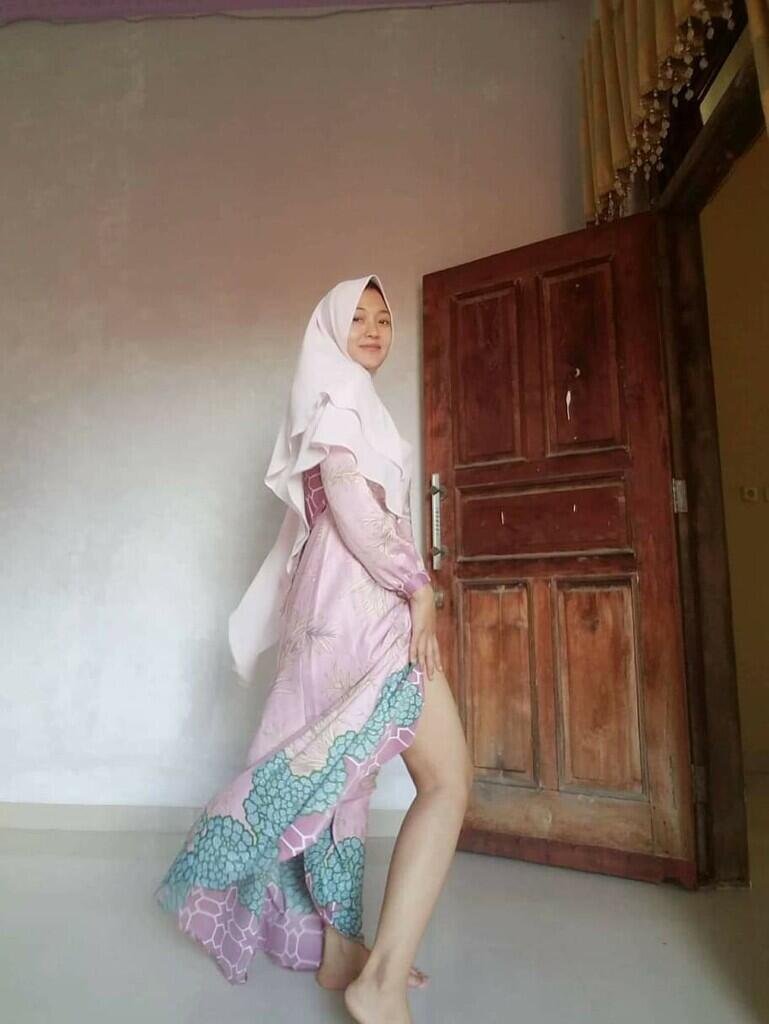 Viral Video Indonesia Ukhti Sarah Spong Rudal Cr0t di Mulut Abg Top Trending Guru New