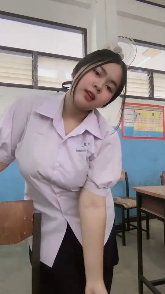 Indo Viral SMP Viral Terbaru Indo 2025 Bulet Pepaya Muda Ukhti Yang Masih Horeg dan Bogem Jadi Pusat Perhatian Top 10 Global Trending