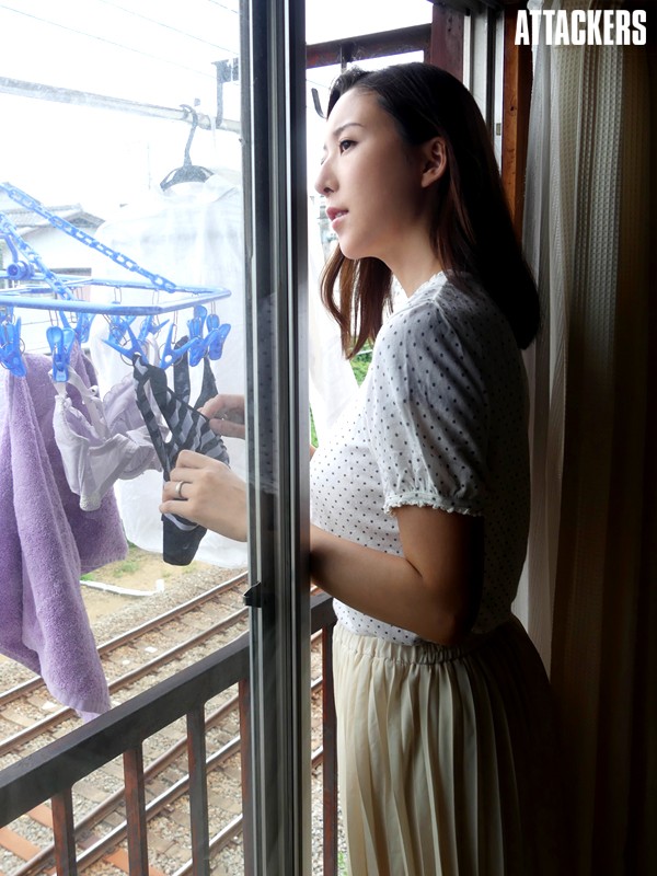 Regional Video Jepang Media Saat suaminya pergi, sebuah dorongan terlarang yang tidak bisa ditahan