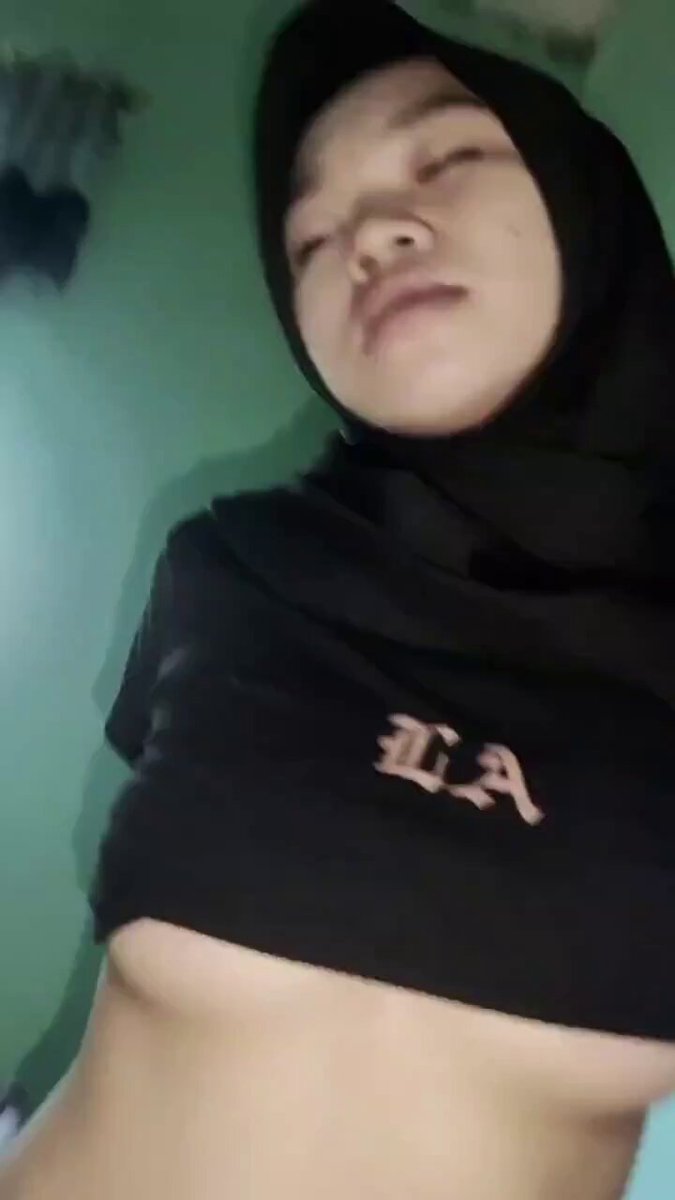 Indo Hijab Viral Hasrat Liar Dalam Balutan Kostum Panas Romantic Deep Dive For Couples