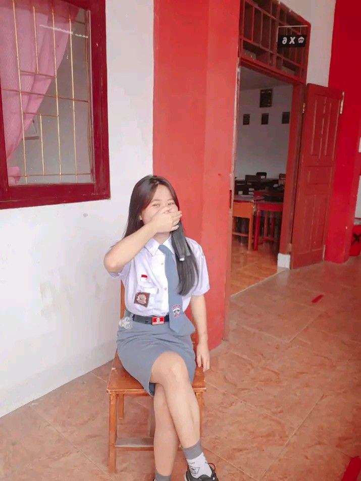 video Viral Guru anak sma di sofa saat rumah sepi